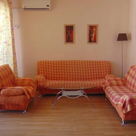 In Complex Gardenia Apartment